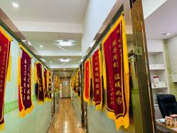 -苗医生专业祛痘·皮肤管理