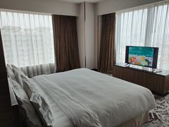 -上海虹桥西郊假日酒店