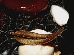 巧克力夹心及榛子味果仁奶油-AZUL by FUEL蓝色·法式酒馆(琶醍店)