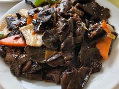 山蘑炒肉-望湖烤鱼