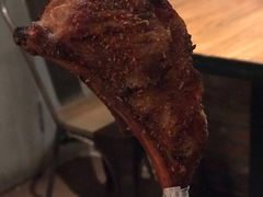 烤羊排-阿里家·新疆烤肉酒場 by MIG