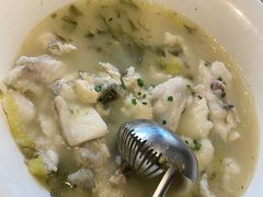 -严记小天府酸菜鱼(西四路店)