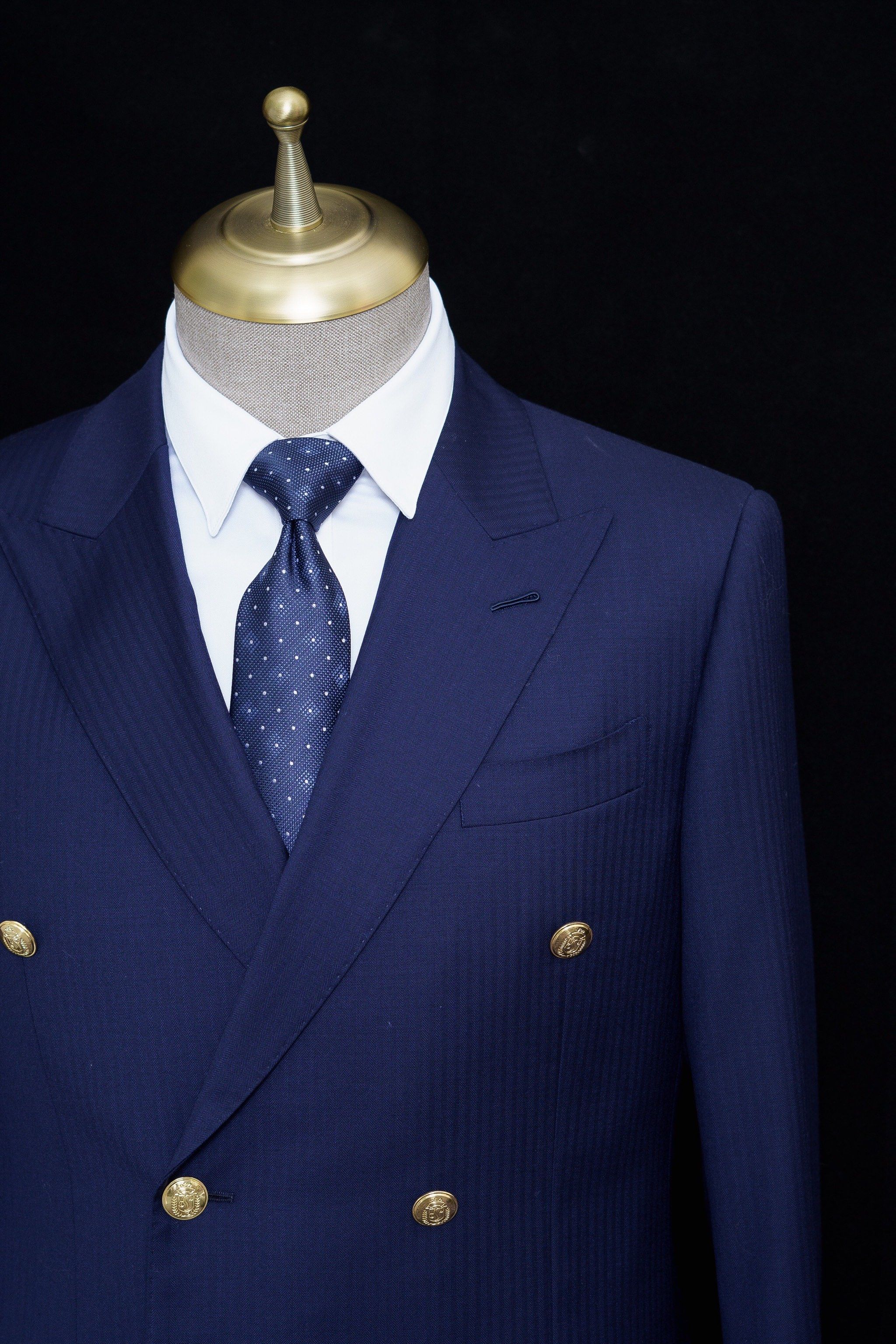 享受定制衬衫99元(刺绣个性化定制)
	
✅定制套西装送领带