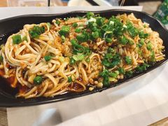 蒜末金针菇-陈员外正宗夹江烧烤(广福路店)