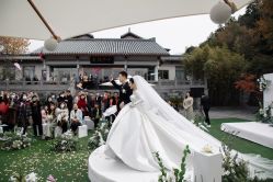 -MECCI婚礼摄影跟拍(红东方广场店)