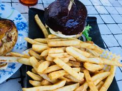 CheeseBurger-The Grounds of Alexandria