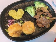 -晶荷轩(香港迪士尼乐园酒店)