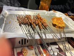 -三个大叔烤羊肉串·歌手驻唱·碳烤鲜肉(西三旗店)