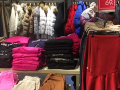 -URBAN REVIVO(北京斯普瑞斯奥特莱斯店)