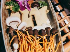 -老牌坊云南鱼豆花火锅(哈西万达店)