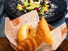 餐前欧式面包-YUE·6·西式融合餐厅(外滩六号店)