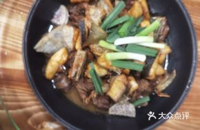 Duck Mouth Fish Stewed with Goose