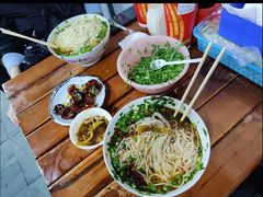 -越洋肖氏老米线(杨家坪店)