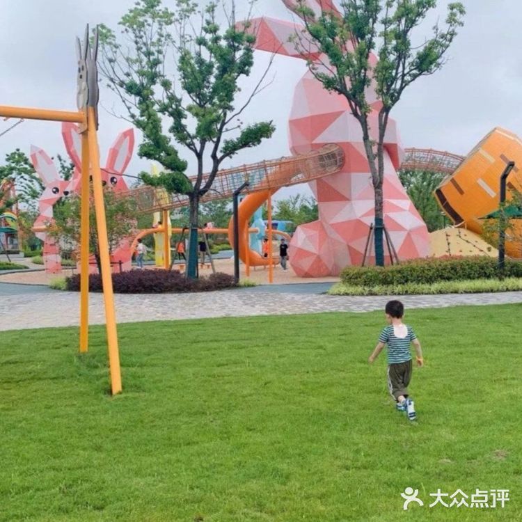 夏日遛娃好去处☞季高兔窝窝亲子园！