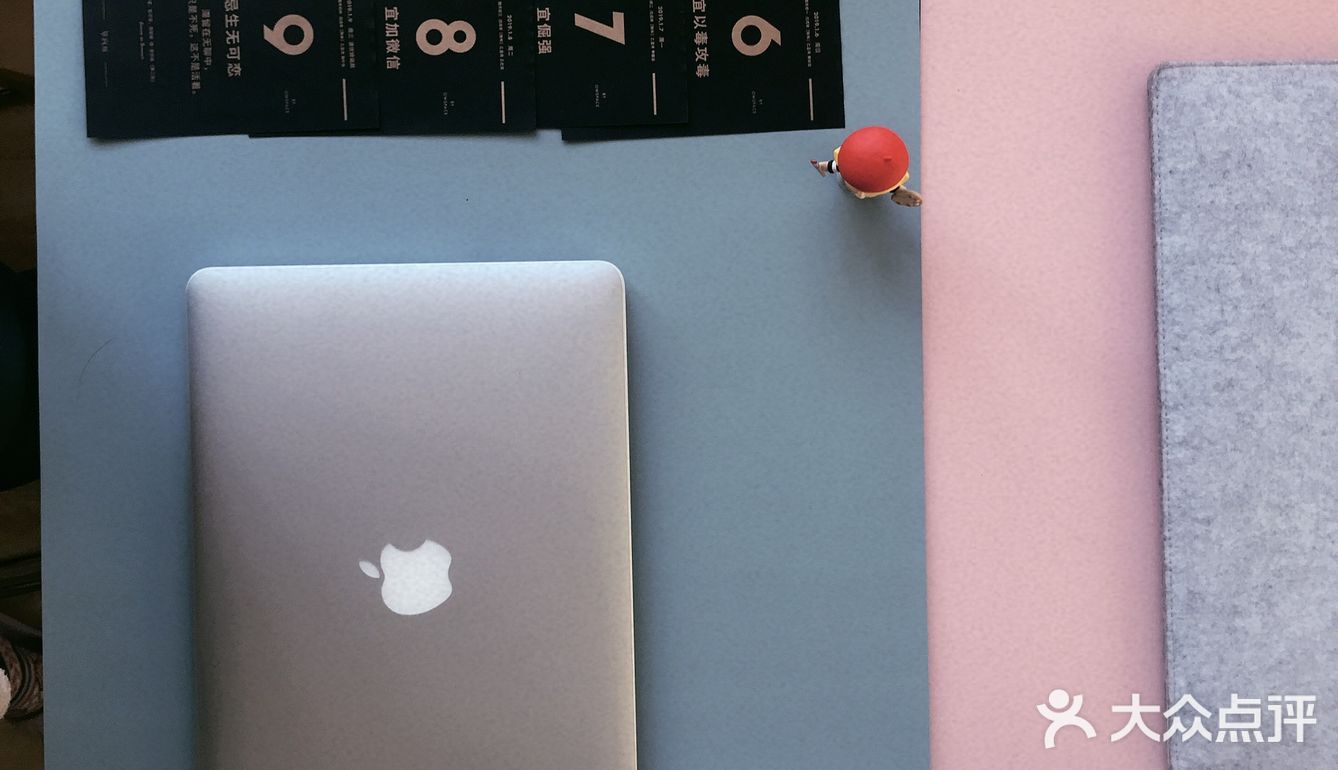 这个麻子把文艺和现实拉到一块,出了这个玩意,做工漂亮