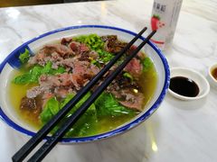 牛腩粿条汤-抖牛白塔牛肉粿条汤(水围店)
