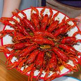 这店，🦞小龙虾界之光！蘸汤汁不要太过瘾！