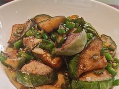-阿瓦山寨·湘菜现炒·剁椒鱼头王(咸阳总店)