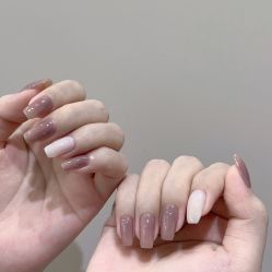 -花岐款式专研健康美甲沙龙