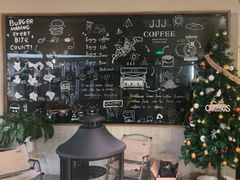 -三勾JJJ Burger&Coffee(梅溪湖店)