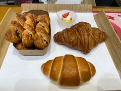 海盐羊角面包-巴黎贝甜(杨浦宝地店)