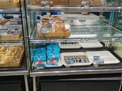 面包甜点陈列柜-可颂坊(凉城店)