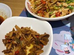 -呷佬·长沙手工米粉(金沙江路店)