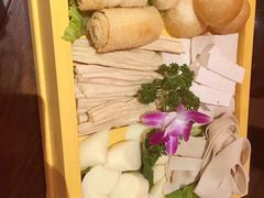 -泓炙颐凤鲜海鲜火锅料理(桐乡店)