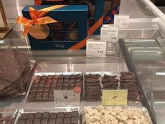 -VENCHI 闻绮(上海佛罗伦萨小镇店)