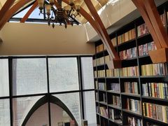 -钟书阁(松江泰晤士小镇店)