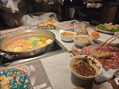 -尚尚仙·酸汤猪手·猪肚鸡火锅(华联万柳购物中心店)