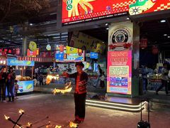 -三亚火车头万人海鲜广场