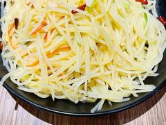 酸辣土豆丝-叶派龙虾•招牌香辣蟹·海鲜(中海国际店)