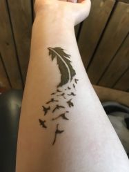 -鳌首刺青纹身 穿孔饰品店