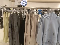 -URBAN REVIVO(七宝领展广场店)