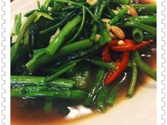 -Dang restaurant (patong phuket)