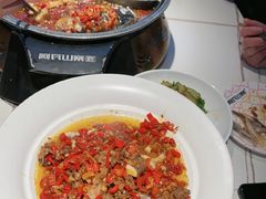 -阿瓦山寨·湘菜现炒·剁椒鱼头王(咸阳总店)