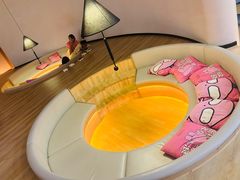 -涨巢·潮玩水疗局