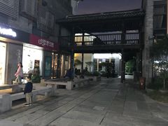 -河畔春天时尚餐厅