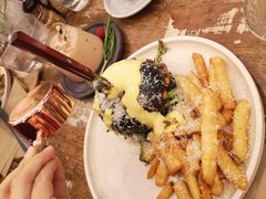 芝士汉堡薯条-FLOVIE FLORIST CAFE