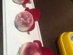 蓝莓雪媚娘-广州文华东方酒店·江-由辉师傅主理