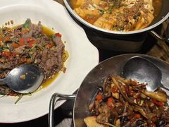 -爱碗亭·鲜炒湖南菜(壹城中心店)