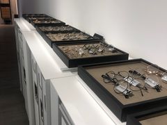 -目艮眼镜SHOWROOM(品牌集合店)