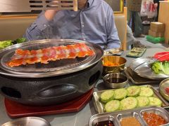 -围炉肉舍丹东海鲜烤肉·烤活鳗(步行街店)