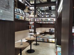 -钟书阁(群光广场店)