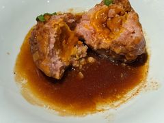 鸭蛋黄狮子头-梅飞酒家(桑园路店)