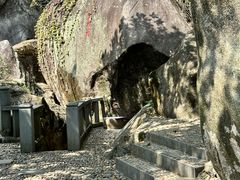 -石峰岩寺