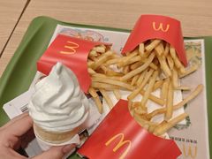 -麦当劳(轻轨曹杨路店)