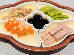 -萬盏·淮扬说VANCHAN(环球港店)