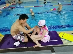 -蓝海豚游泳俱乐部(南京西路店)